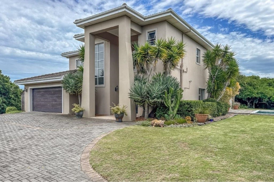 4 Bedroom Property for Sale in Lovemore Park Eastern Cape
